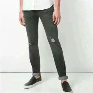 FRAME- Men's "L'Homme Skinny" Distressed
Jeans -Verne Wash Size 30 NWT!